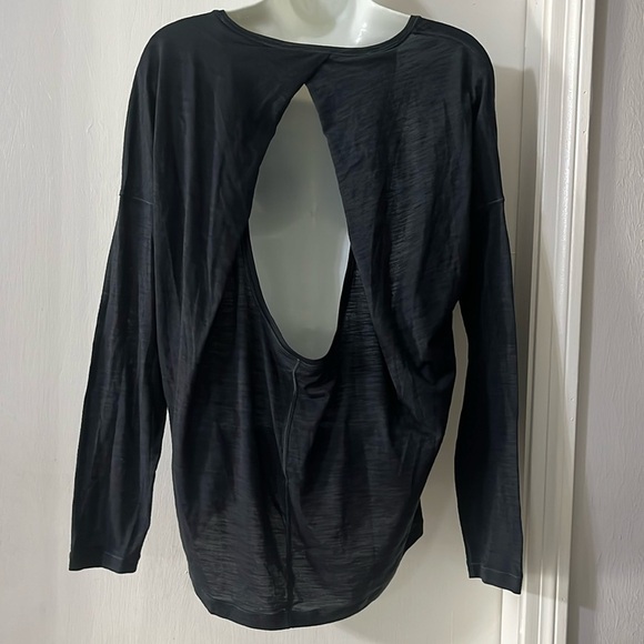Lululemon open back long sleeve shirt - Picture 1 of 7